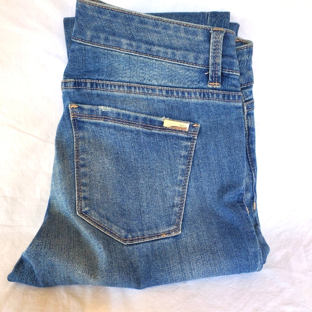 EUC WHBM Cropped Slim Floral Embroidered Jeans 2